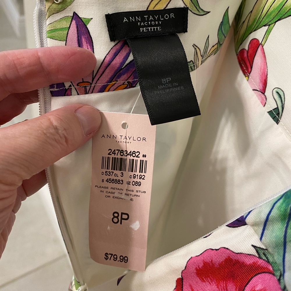 NWT Ann Taylor Factory Petite flowered skirt, size 8P - Picture 4 of 4